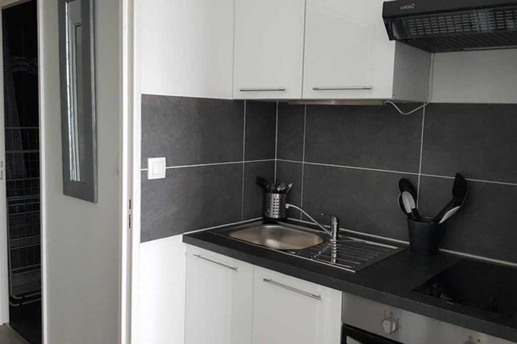 Beau Studio Renove 30M2 Balcon Vue Paris+Parking Apartment Exterior foto