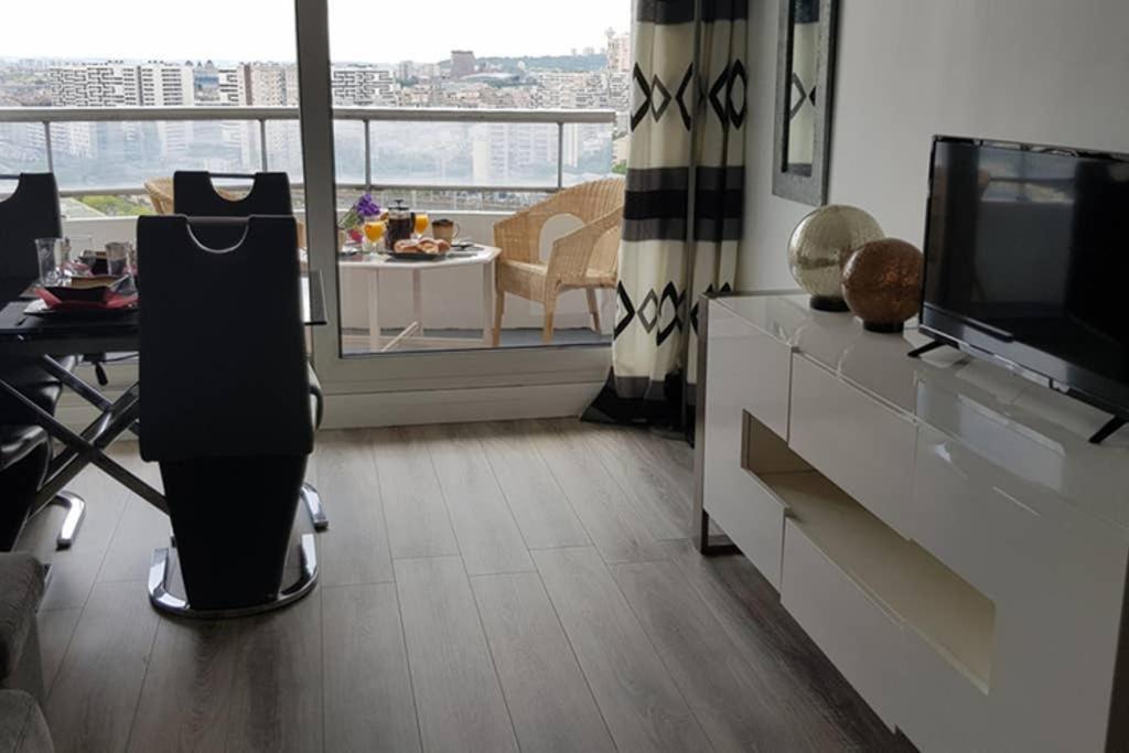 Beau Studio Renove 30M2 Balcon Vue Paris+Parking Apartment Exterior foto