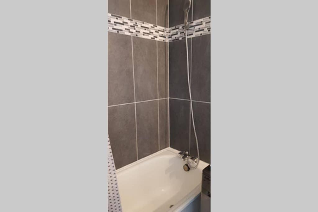 Beau Studio Renove 30M2 Balcon Vue Paris+Parking Apartment Exterior foto